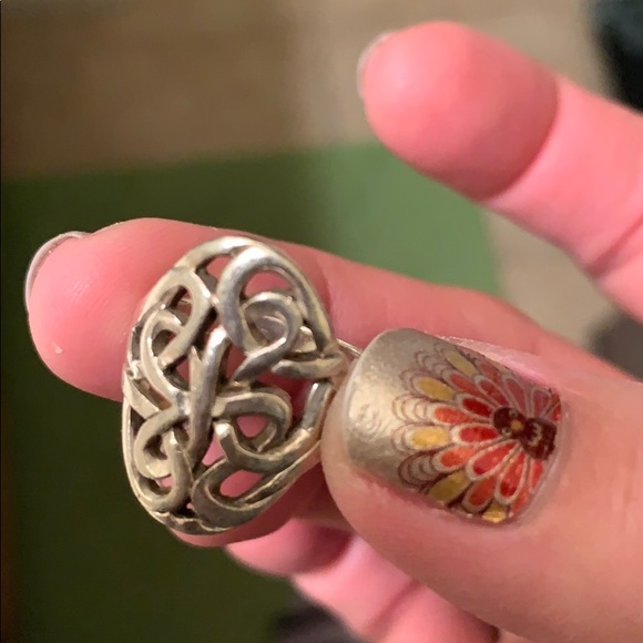 Silver ring - Picture 2 of 2